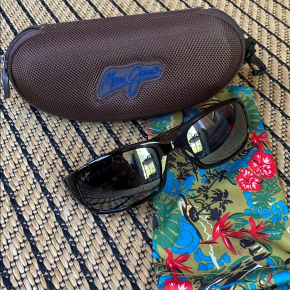 Maui Jim Accessories - Stingray Gloss Black Maui Jim Sunglasses